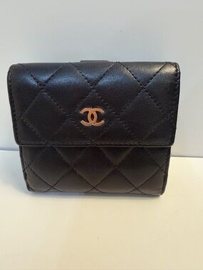 CHANEL Quilted Leather CC Logo Bifold Wallet Lambskin Black, With Black Card.